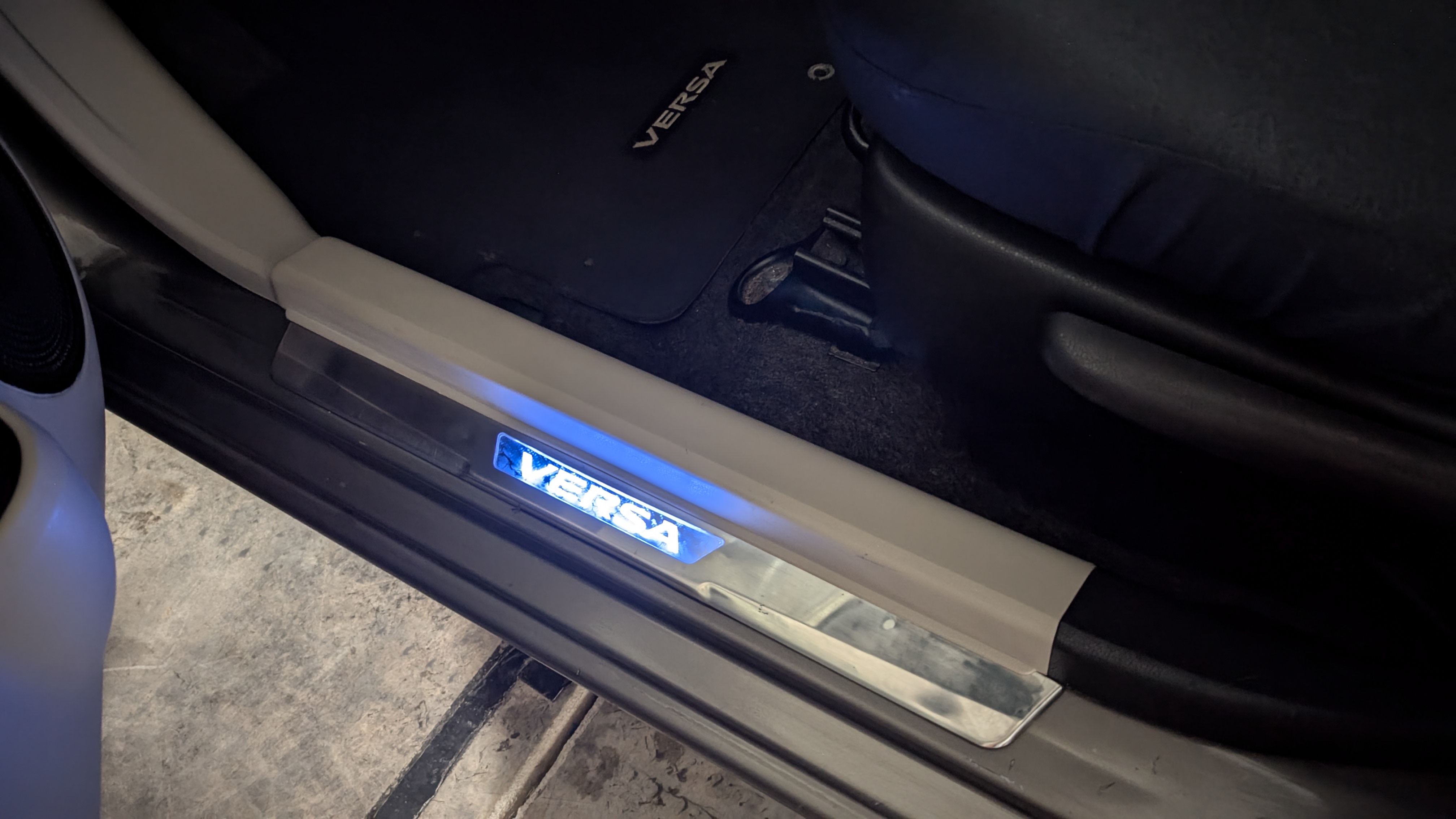 10 Added LED illuminated door sills